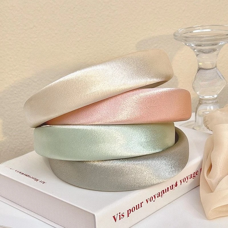 French Retro Pearl Glossy Headband for Girls Luxury Satin Crown Lifting Hair Bridal Vintage Hairband Elegant Shiny Hair Hoop
French Retro Pearl Glossy Headband for Girls Luxury Satin Crown Lifting Hair Bridal Vintage Hairband Elegant Shiny Hair Hoop