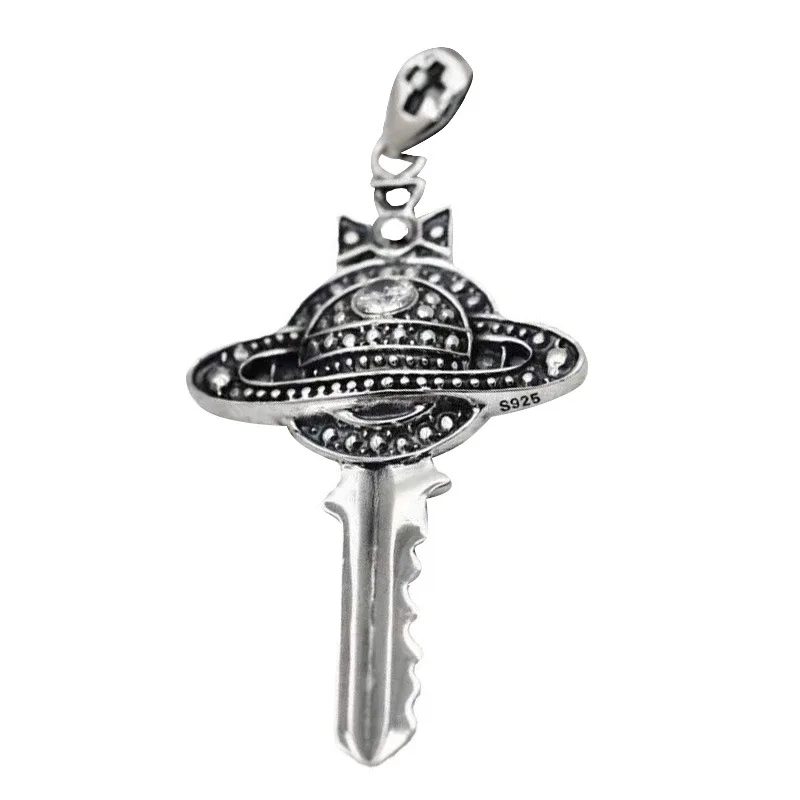 S925 Silver European And American Retro Personality Trendy Men's Saturn Key Necklace Pendant Ladies Pendant Fashion Jewelry
S925 Silver European And American Retro Personality Trendy Men's Saturn Key Necklace Pendant Ladies Pendant Fashion Jewelry