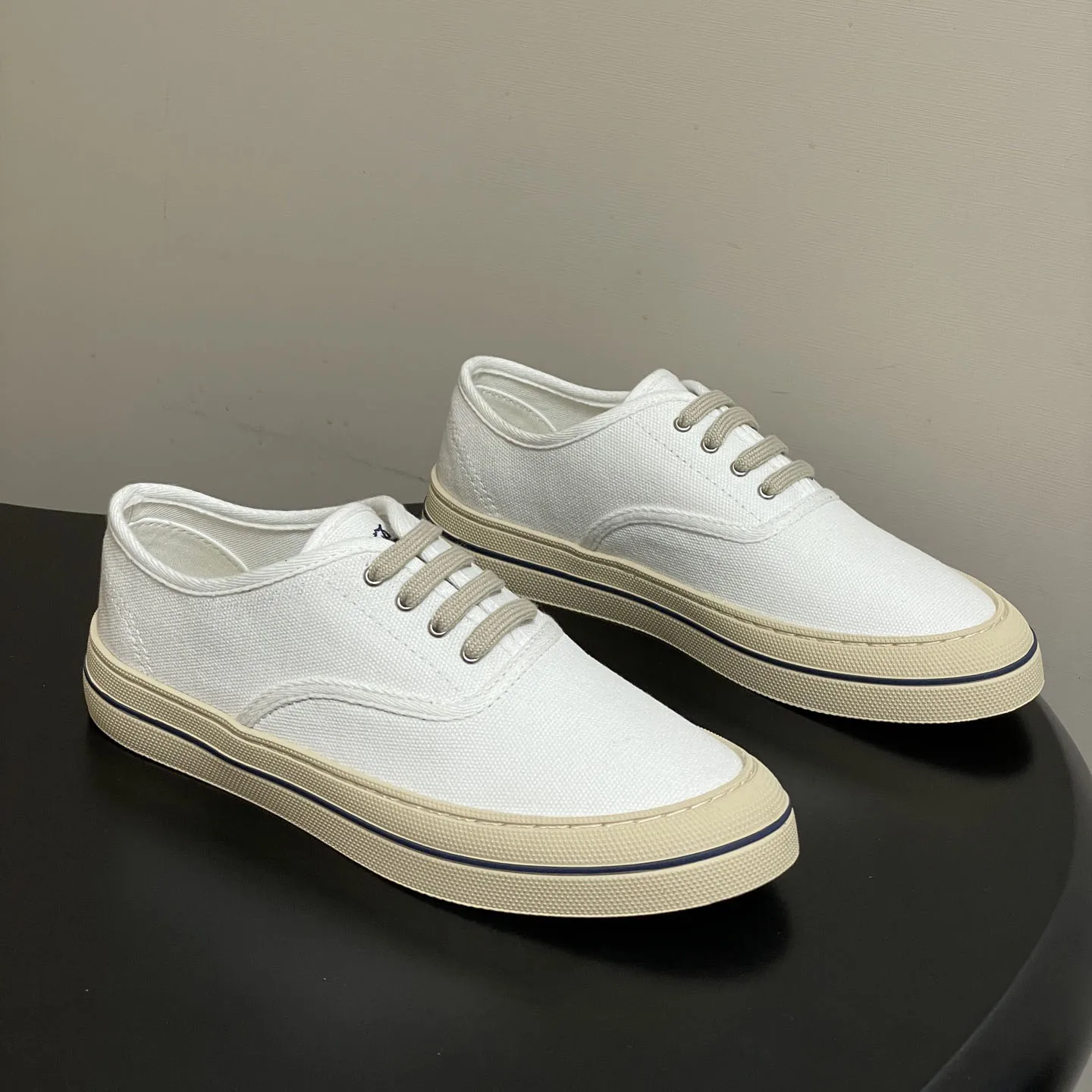 Unisex Canvas Sneakers Comfortable For Walking Shoes
Unisex Canvas Sneakers Comfortable For Walking Shoes