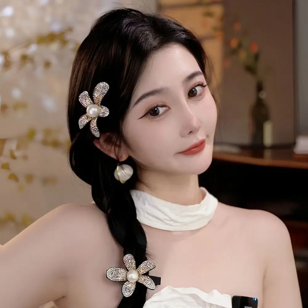 Cute Zircon Rhinestone Hair Clip Small Hair Clip Headwear Flower Hairpin Side Clip Diamond Pearl Hair Claw Streetwear
Cute Zircon Rhinestone Hair Clip Small Hair Clip Headwear Flower Hairpin Side Clip Diamond Pearl Hair Claw Streetwear