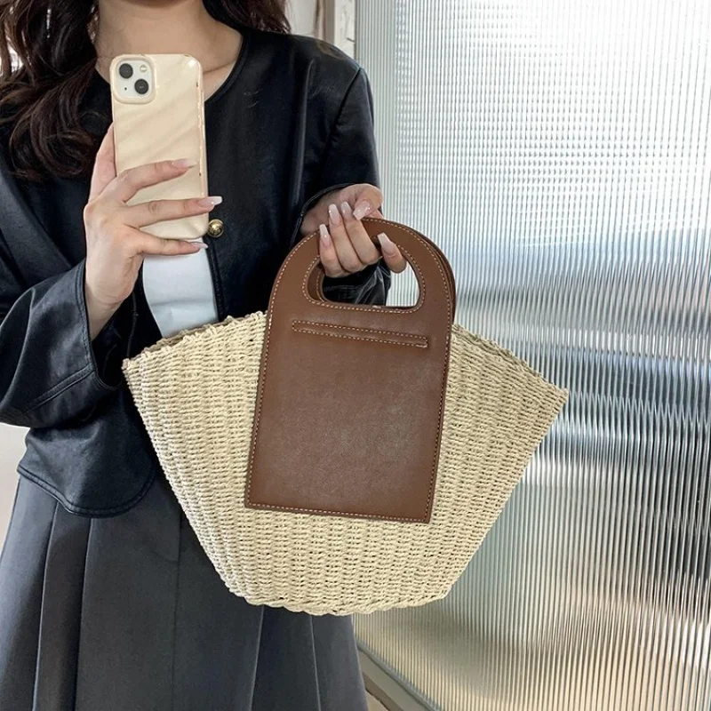 Modern-chic 2025 New Ladies Luxury Brand Leather Crossbody Bag Famous Designer Popular Simple Classic
Modern-chic 2025 New Ladies Luxury Brand Leather Crossbody Bag Famous Designer Popular Simple Classic