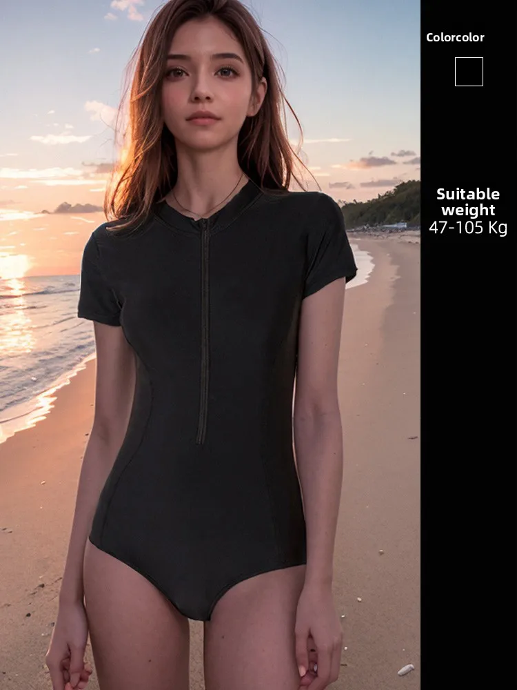 Черный треугольный слитный купальник для женщин, спортивный, быстросохнущий, больших размеров, скрывающий недостатки на руках, для пышных форм.
Черный треугольный слитный купальник для женщин, спортивный, быстросохнущий, больших размеров, скрывающий недостатки на руках, для пышных форм.