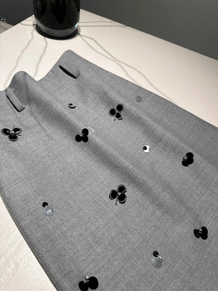 Elegant Grey Beaded High Waist Skirt for Women Pear Shaped Body Slimming Design Spring New Style Sweet Style Half-length...
Elegant Grey Beaded High Waist Skirt for Women Pear Shaped Body Slimming Design Spring New Style Sweet Style Half-length...