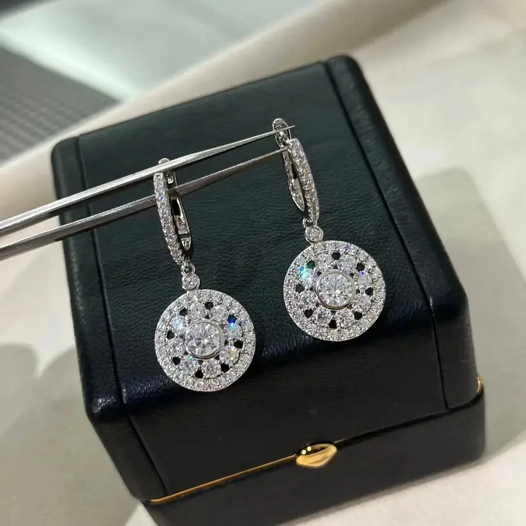 New 2023 Trend Classic High Quliaty Famous Brand Luxury Jewelry Earrings For Women Zircons Pure 925 Sliver Round Flowers Gifts
New 2023 Trend Classic High Quliaty Famous Brand Luxury Jewelry Earrings For Women Zircons Pure 925 Sliver Round Flowers Gifts
