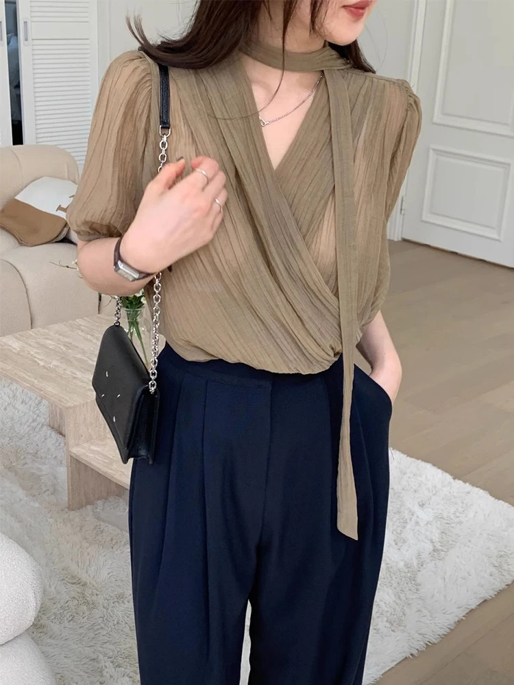 Chic Summer New Gentle Wind Sa Cross V-ne Pleated Texture Bubble Sve irt Women's Top Korean Sle Loose Fit ort Sl...
Chic Summer New Gentle Wind Sa Cross V-ne Pleated Texture Bubble Sve irt Women's Top Korean Sle Loose Fit ort Sl...