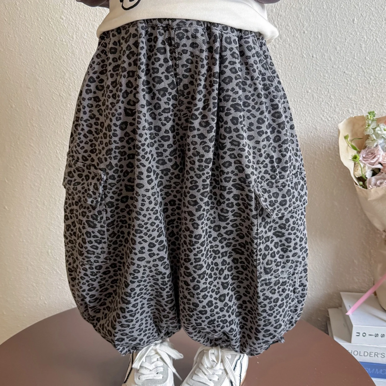 Girls Pants 2025 Autumn and Winter New Children's Clothing Girls Baby Fashion Loose Leopard Print Pants Casual Simple All Match
Girls Pants 2025 Autumn and Winter New Children's Clothing Girls Baby Fashion Loose Leopard Print Pants Casual Simple All Match