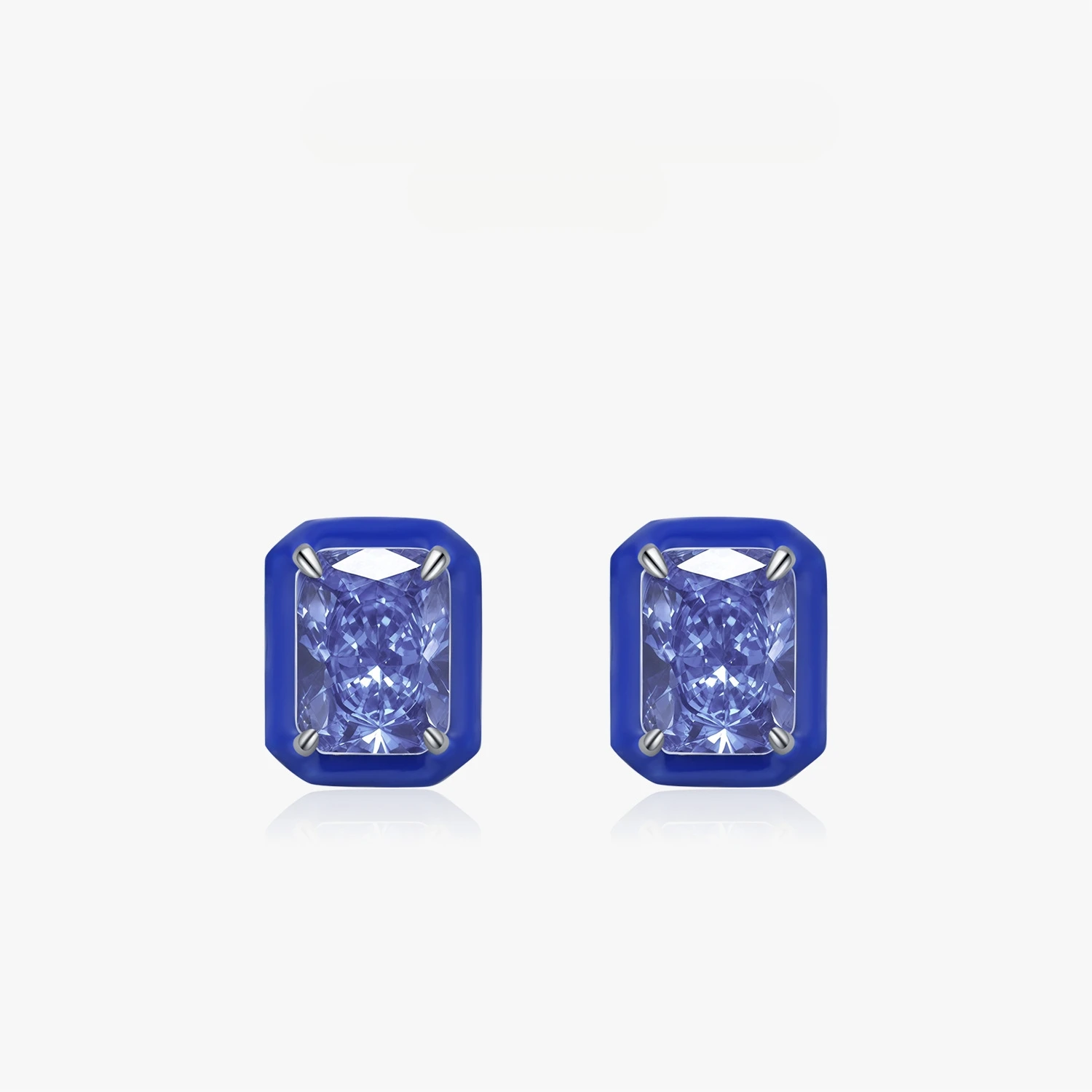 Dawn's Jewel S925 Silver French Style Design Geometric Crushed Ice Navy Blue Imitation Diamond Enamel Shining Ear Studs
Dawn's Jewel S925 Silver French Style Design Geometric Crushed Ice Navy Blue Imitation Diamond Enamel Shining Ear Studs
