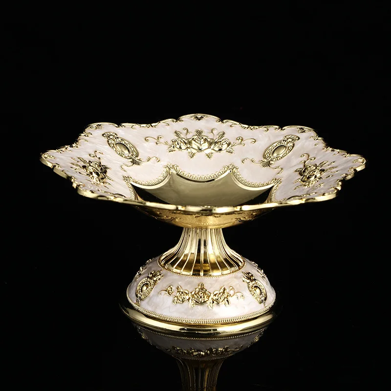 European Vintage Metal Fruit Bowl, Large Capacity Creative Serving Dish for Candies Snacks, Wedding Party Home Decor
European Vintage Metal Fruit Bowl, Large Capacity Creative Serving Dish for Candies Snacks, Wedding Party Home Decor