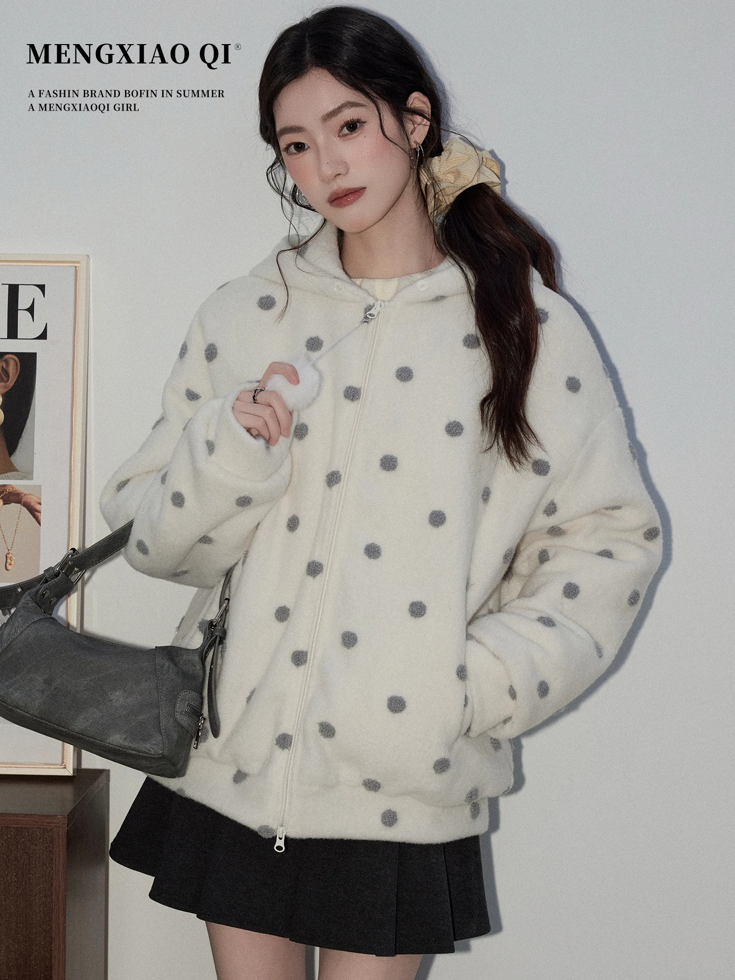 Meng Xiaoqi Polka Dot Hooded Long Sve Women's Outerwear Autumn Winter Furry Loose Design Ball Jaet Commute Sle
Meng Xiaoqi Polka Dot Hooded Long Sve Women's Outerwear Autumn Winter Furry Loose Design Ball Jaet Commute Sle
