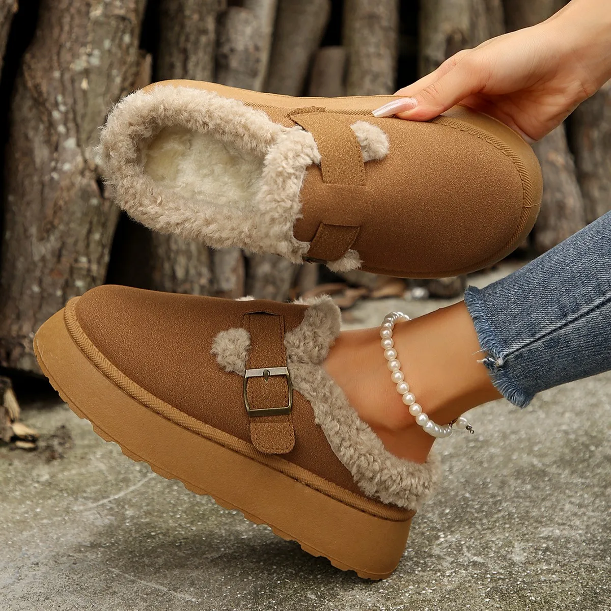 Women Cotton Slippers New Luxury Winter Plush Fashion Shoes for Women Retro Flat Sole Platform Slippers Outdoor Slides Women
Women Cotton Slippers New Luxury Winter Plush Fashion Shoes for Women Retro Flat Sole Platform Slippers Outdoor Slides Women