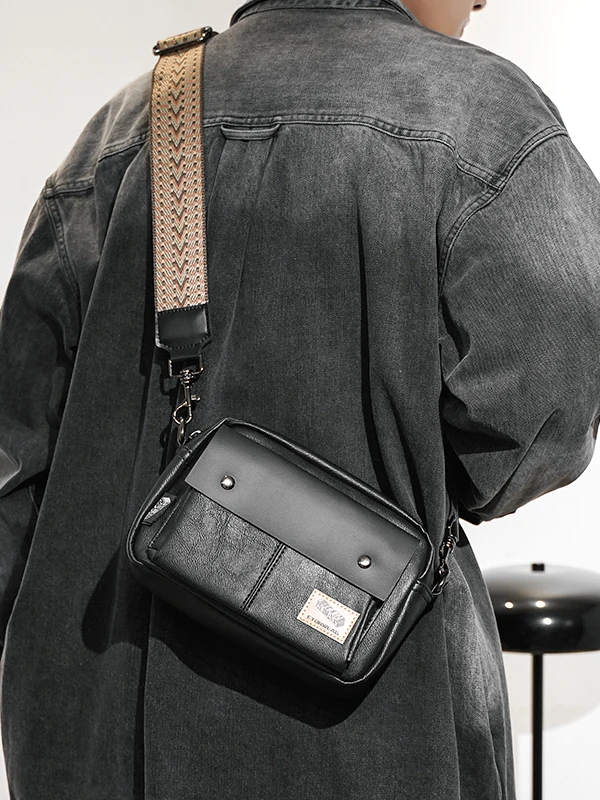 Retro Menger Bag Men's Casual Faion Crossbody Motorcycle Commuting Bag Korean Sle Single oulder Bag for Youth
Retro Menger Bag Men's Casual Faion Crossbody Motorcycle Commuting Bag Korean Sle Single oulder Bag for Youth