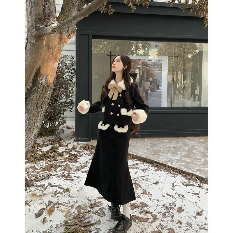 Little Fragrance Style Wealthy Lady Cotton-padded Thickened Woolen Coat and Midi Skirt Women's Autumn 2025 New Fashion Set
Little Fragrance Style Wealthy Lady Cotton-padded Thickened Woolen Coat and Midi Skirt Women's Autumn 2025 New Fashion Set
