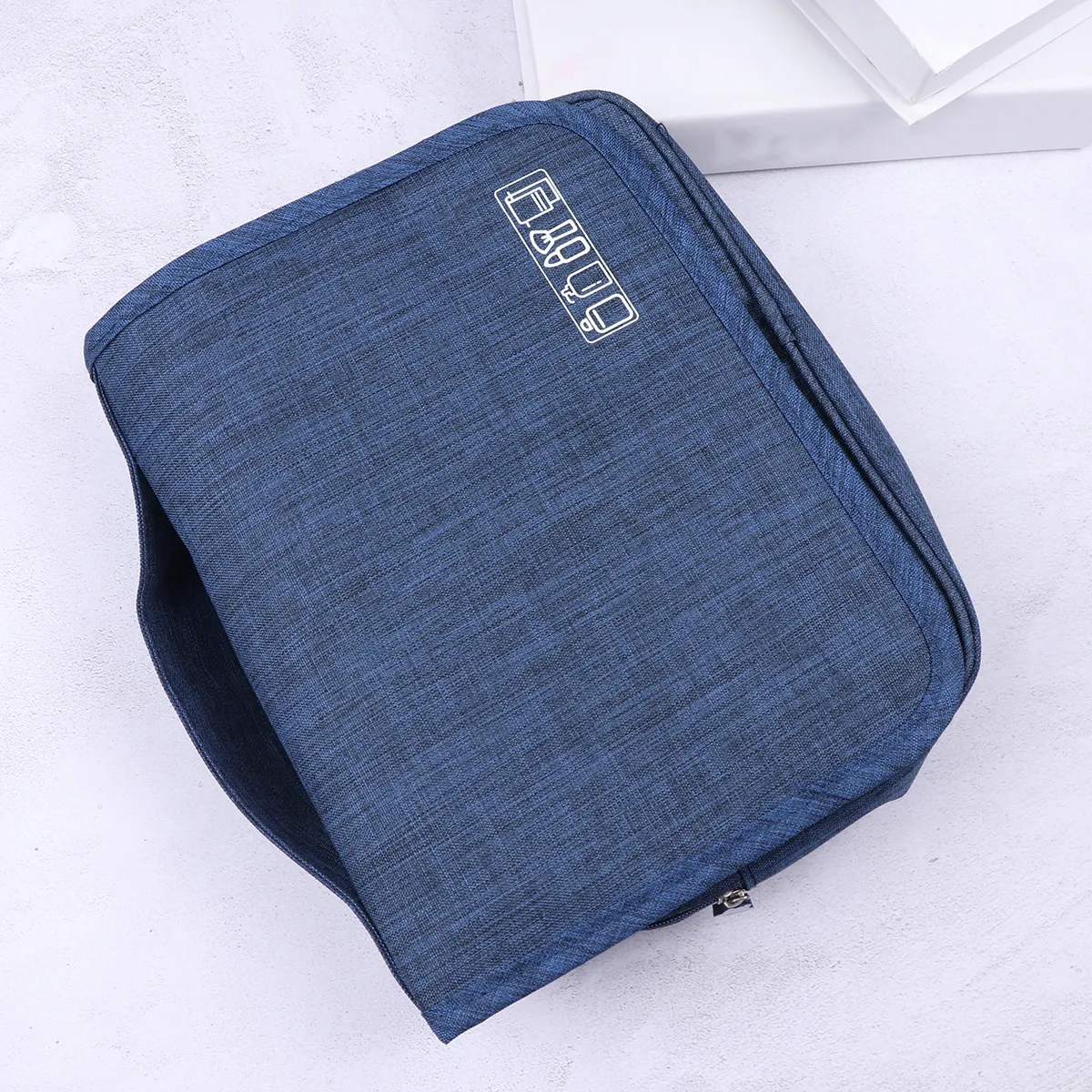 1Pcs Waterproof Makeup Bag Large Storage Hook Hanging Portable Toiletries Organizer Pouch for Business Travel Camping
1Pcs Waterproof Makeup Bag Large Storage Hook Hanging Portable Toiletries Organizer Pouch for Business Travel Camping