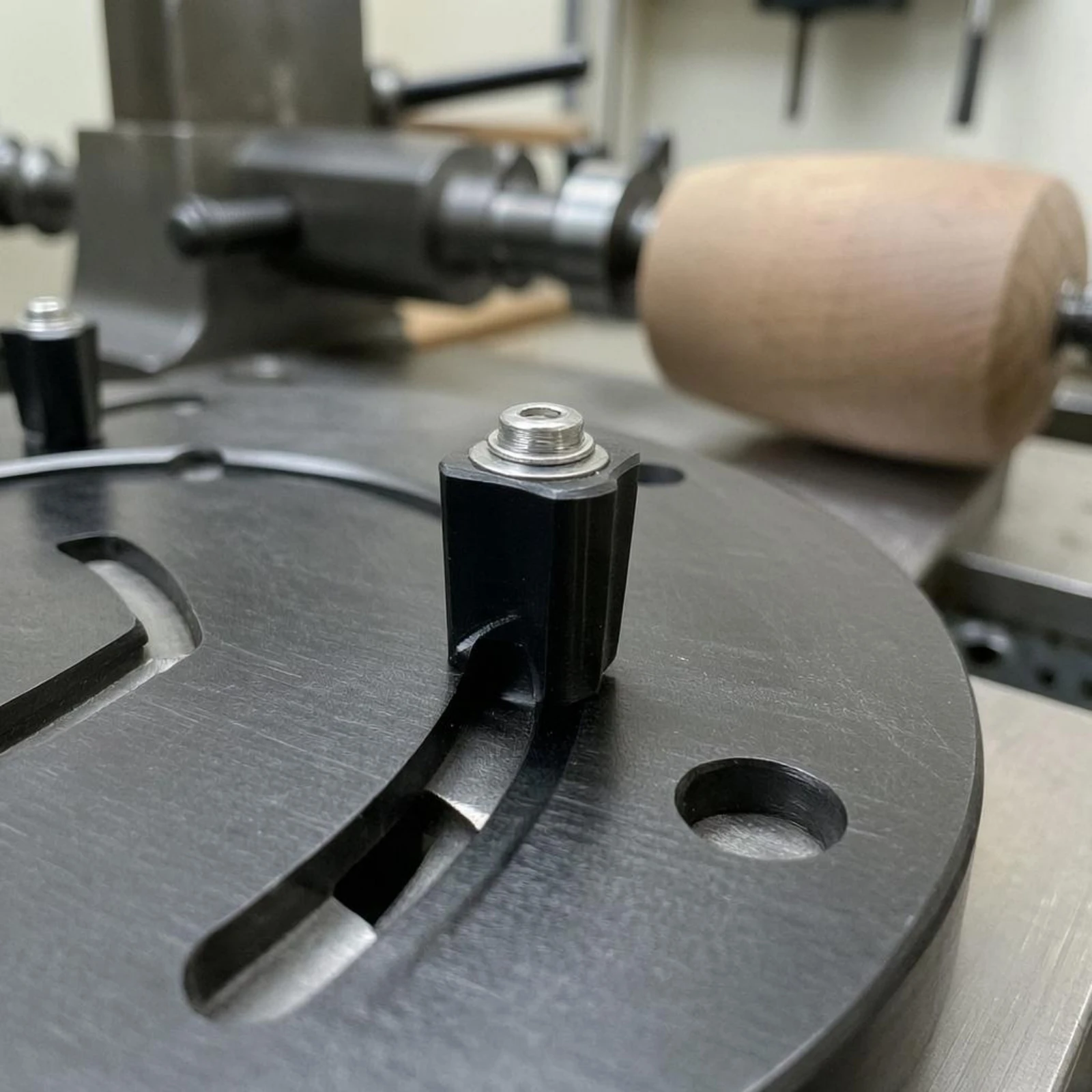 Self-Centering Wood Lathe Chuck Six Clamping Posts Wood Lathe Chuck Plate Shop Equipment 250 Mm Matte Finish
Self-Centering Wood Lathe Chuck Six Clamping Posts Wood Lathe Chuck Plate Shop Equipment 250 Mm Matte Finish
