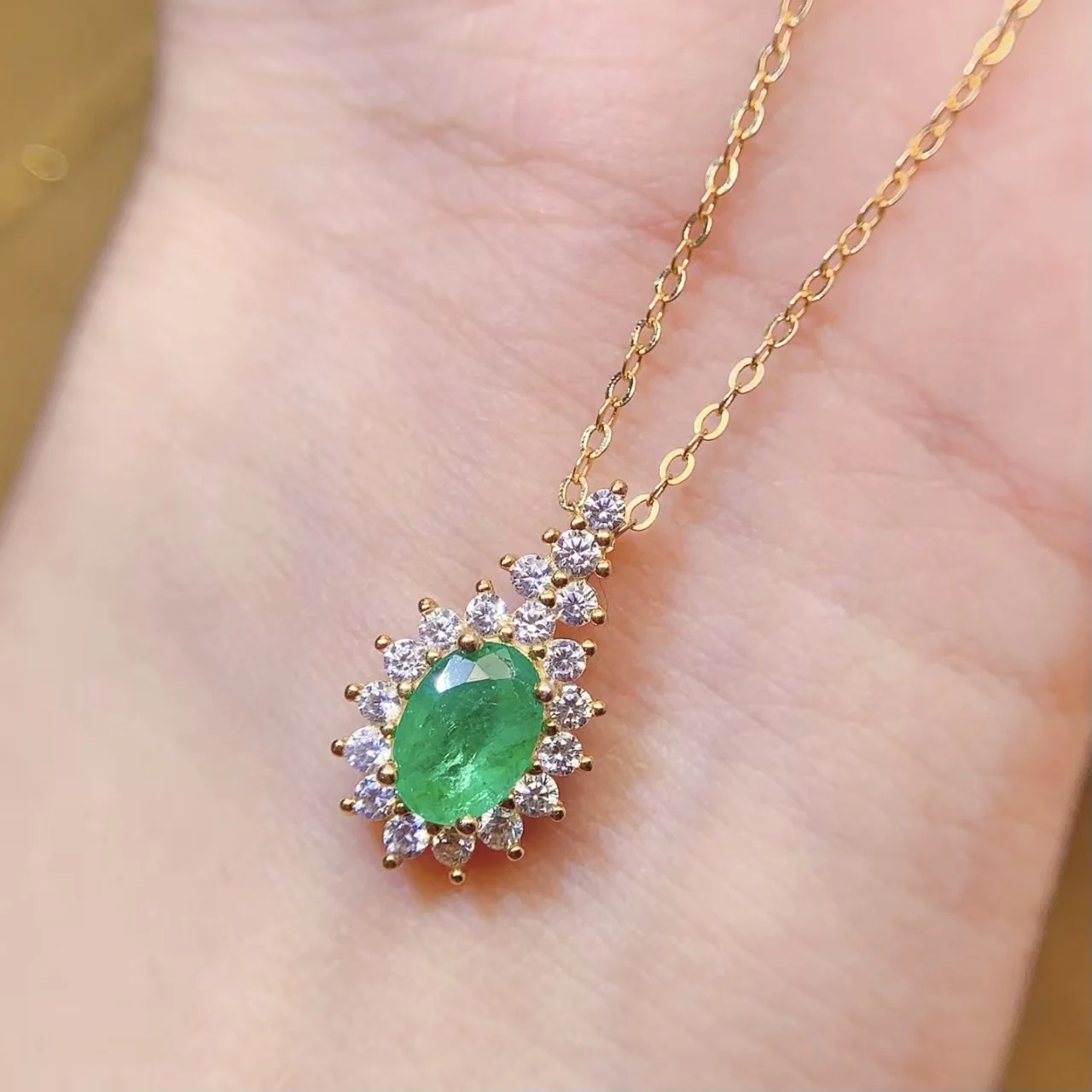 925 Sterling Silver Emerald Pendant for Daily 4mm*6mm Colombian Emerald Necklace Pendant with Gold Plating
925 Sterling Silver Emerald Pendant for Daily 4mm*6mm Colombian Emerald Necklace Pendant with Gold Plating