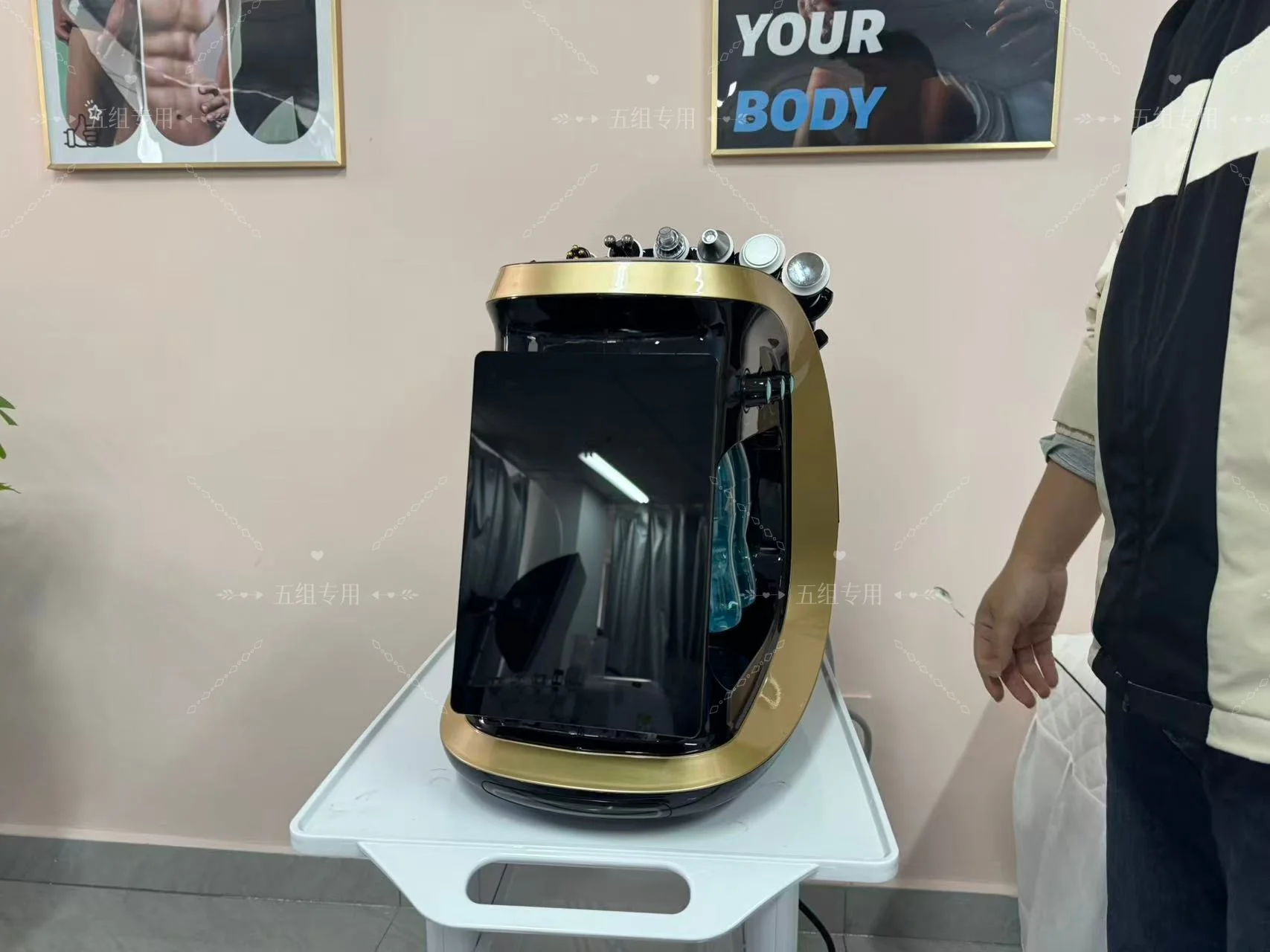 7-in-1 Professional Facial Machine: Ultrasonic Rejuvenation & Hyperbaric Oxygen Therapy for Deep Skin Cleansing Fast Recovery
7-in-1 Professional Facial Machine: Ultrasonic Rejuvenation & Hyperbaric Oxygen Therapy for Deep Skin Cleansing Fast Recovery