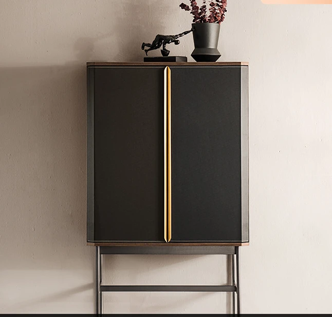 Italian minimalist wine cabinet, living room against, modern light, high-end saddle leather restaurant, sideboard cabinet
Italian minimalist wine cabinet, living room against, modern light, high-end saddle leather restaurant, sideboard cabinet