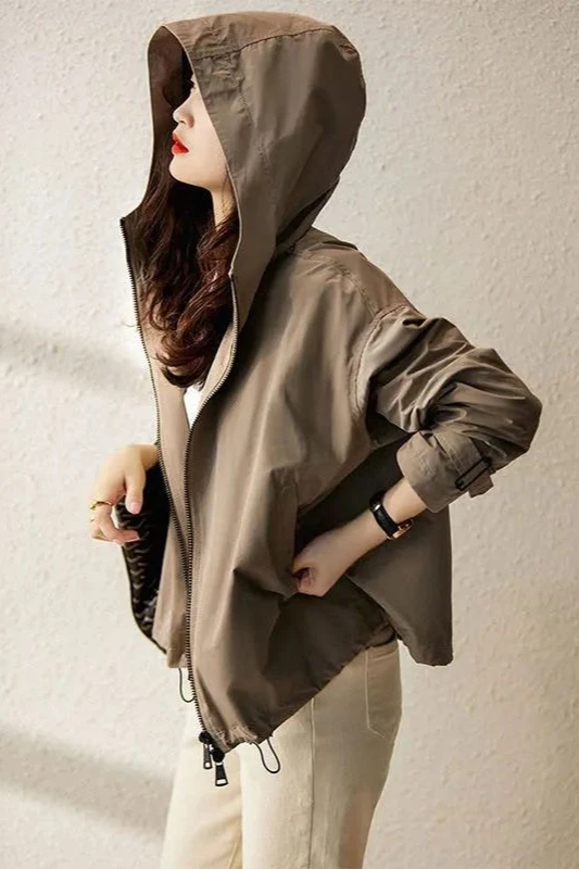 Новая женская ветровка с капюшоном свободного кроя, укороченная, весна-лето 2026
Новая женская ветровка с капюшоном свободного кроя, укороченная, весна-лето 2026