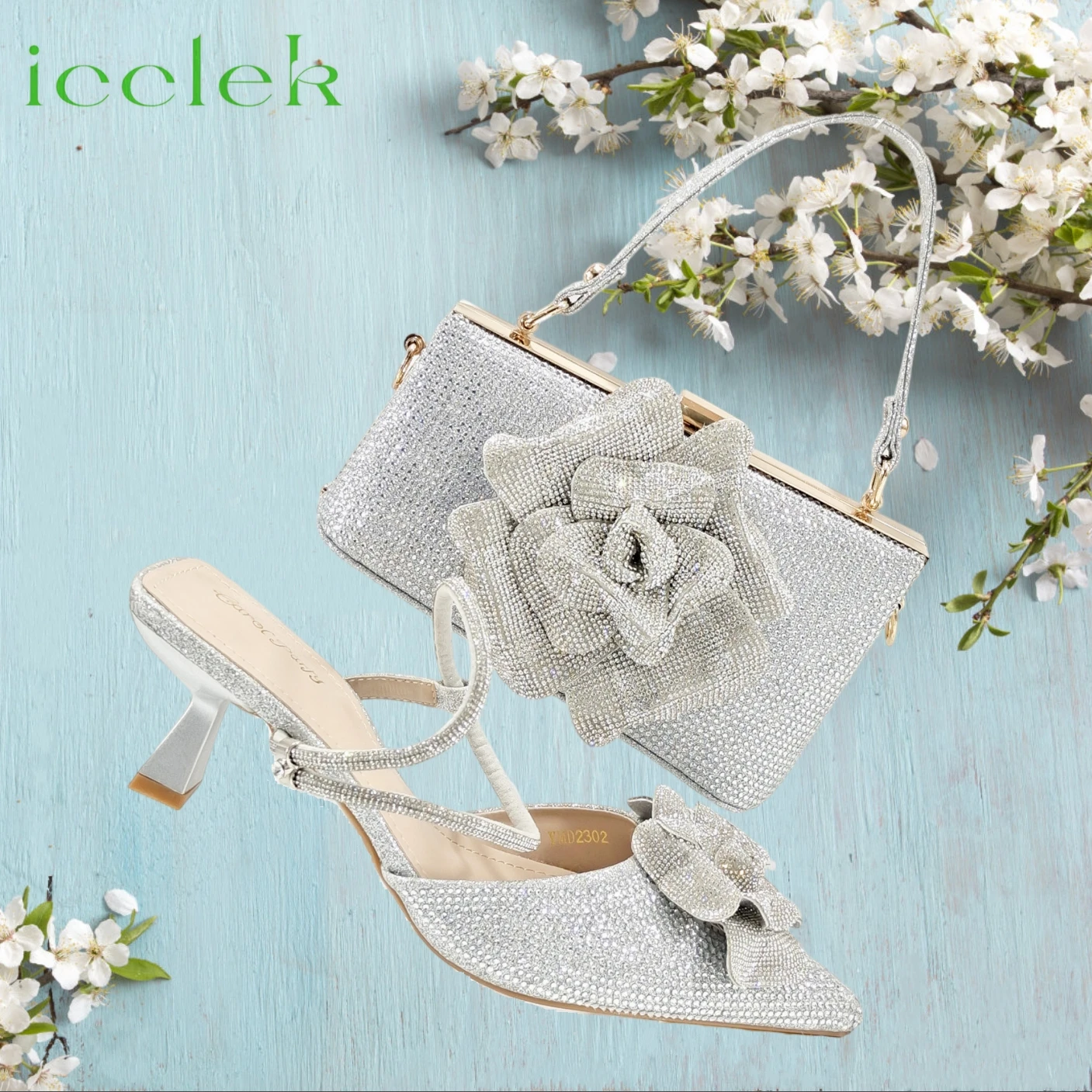 Silver Nigerian Women's Party Shoes and Bags Medium Heels Pointed Toe Elegant Party Footwear With Matching Handbag for Bridal
Silver Nigerian Women's Party Shoes and Bags Medium Heels Pointed Toe Elegant Party Footwear With Matching Handbag for Bridal