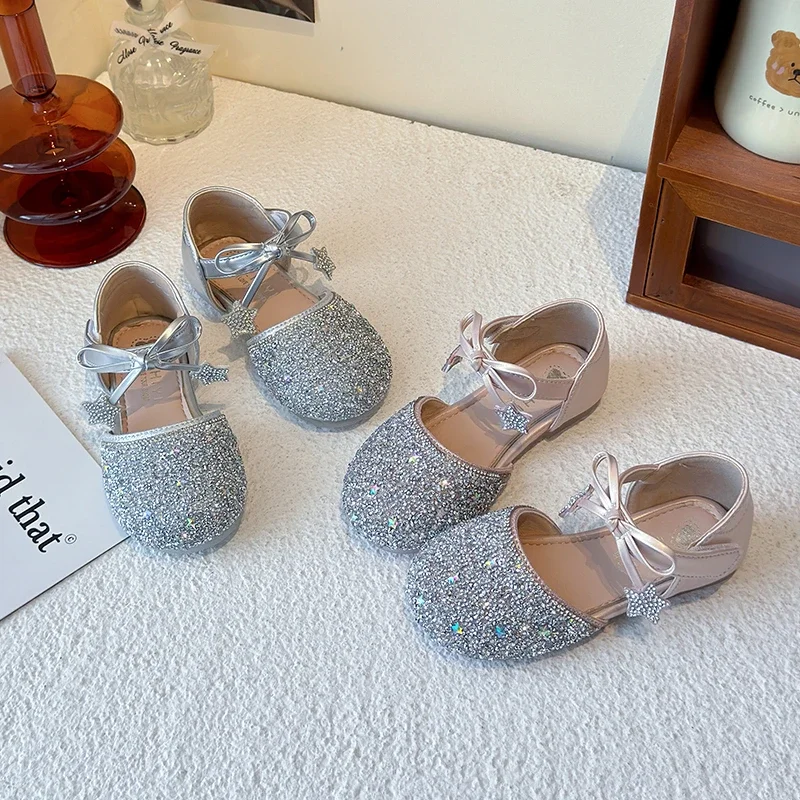 Children Sandals for Girls 2025 Summer New Fashion Korean Style Soft Bottom Anti-slippery Versatile Princess Bowtie Dress Shoes
Children Sandals for Girls 2025 Summer New Fashion Korean Style Soft Bottom Anti-slippery Versatile Princess Bowtie Dress Shoes
