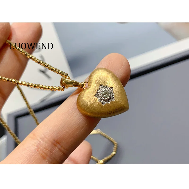 LUOWEND 100% 18K Yellow Gold Pendant Luxury Heart Shape Real Natural Diamond Necklace Pendant for Women High Party Jewelry
LUOWEND 100% 18K Yellow Gold Pendant Luxury Heart Shape Real Natural Diamond Necklace Pendant for Women High Party Jewelry