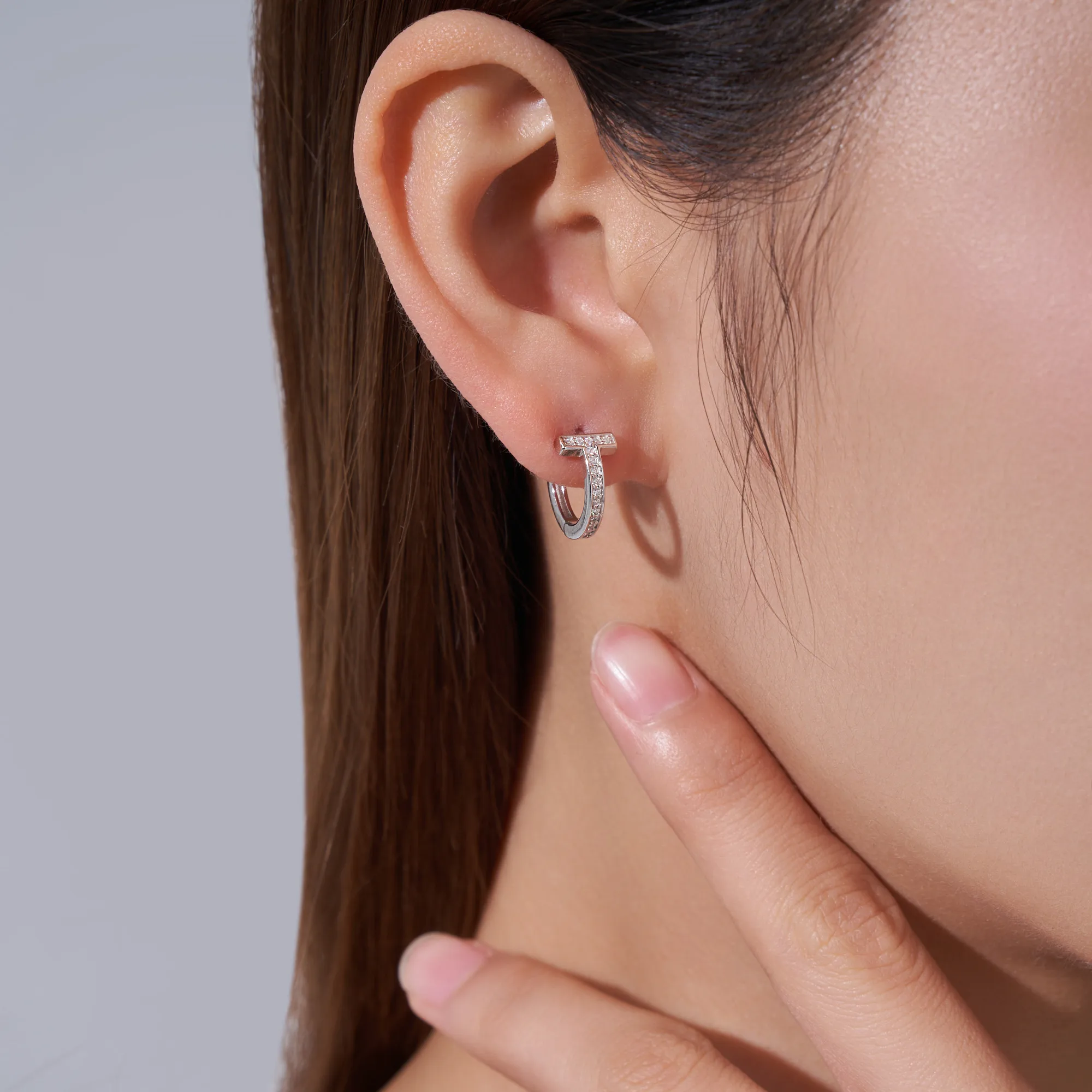 S925 Sterling Silver T-Shaped Moissanite Hoop Earrings, Hypoallergenic Women Jewelry for Daily Party Wear
S925 Sterling Silver T-Shaped Moissanite Hoop Earrings, Hypoallergenic Women Jewelry for Daily Party Wear