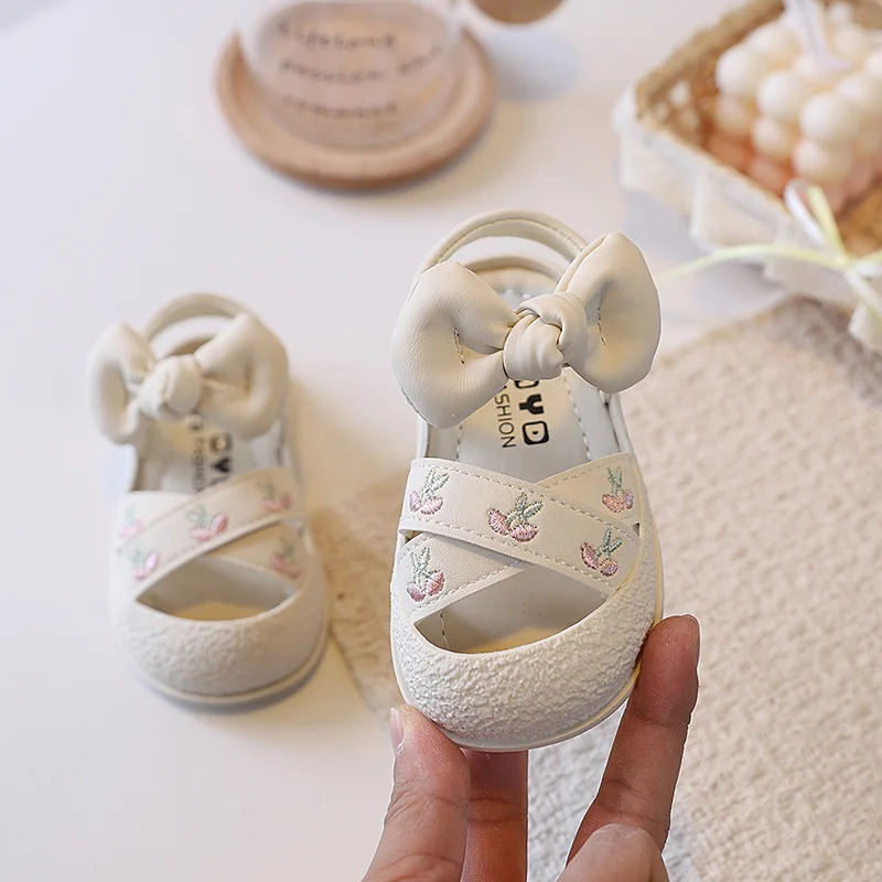 Sweet Girls Bow Sandals Summer Hollow-out Kids Breathable Causal Sandals for Princess Non Slip First Walkers Children Flat Shoes
Sweet Girls Bow Sandals Summer Hollow-out Kids Breathable Causal Sandals for Princess Non Slip First Walkers Children Flat Shoes