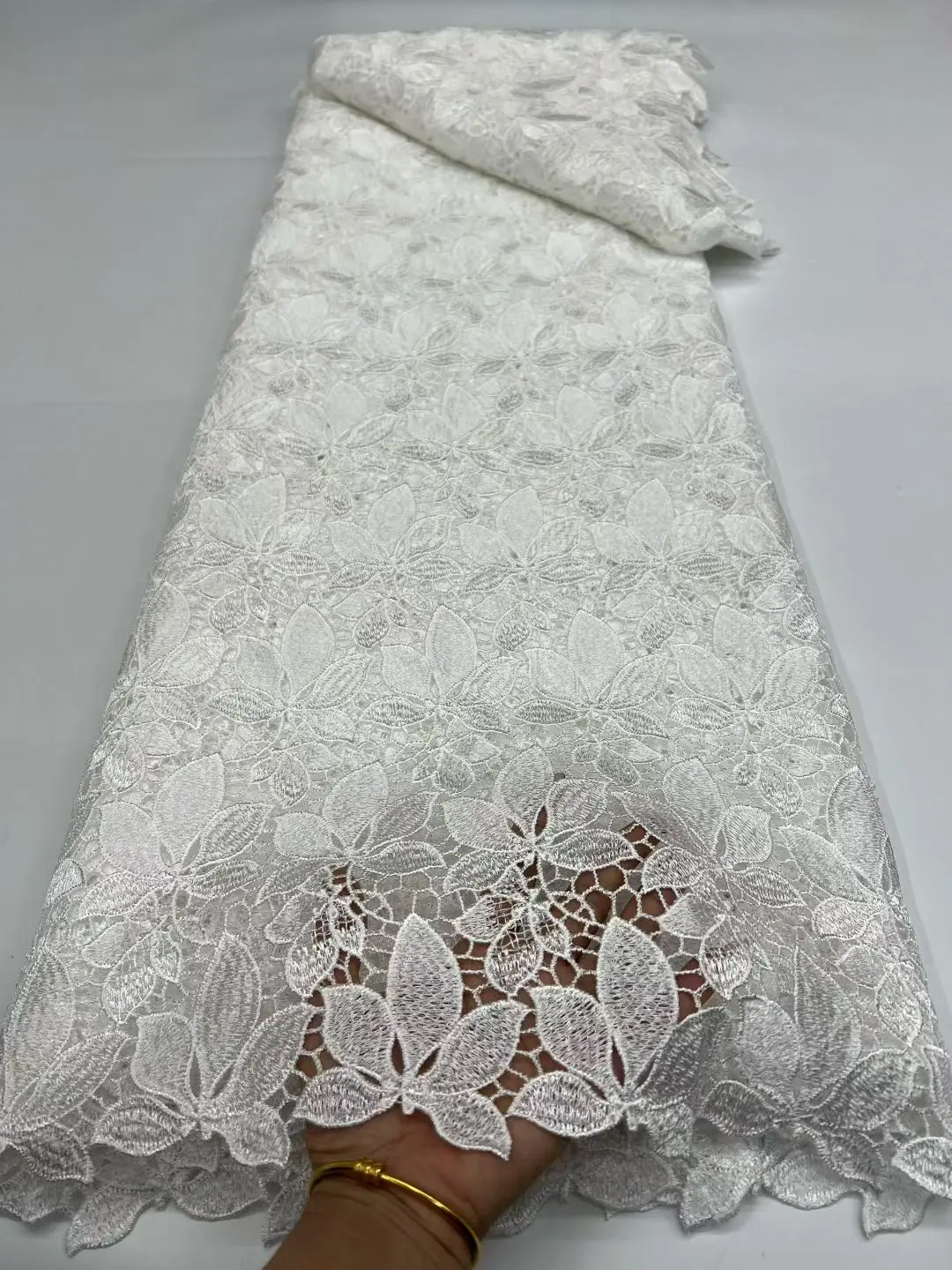 White African Lace Fabrics Nigerian Lace Embroidere Bridal Lace Material Soft Cord Damask For Wedding Party Dress Sewing M57-1
White African Lace Fabrics Nigerian Lace Embroidere Bridal Lace Material Soft Cord Damask For Wedding Party Dress Sewing M57-1