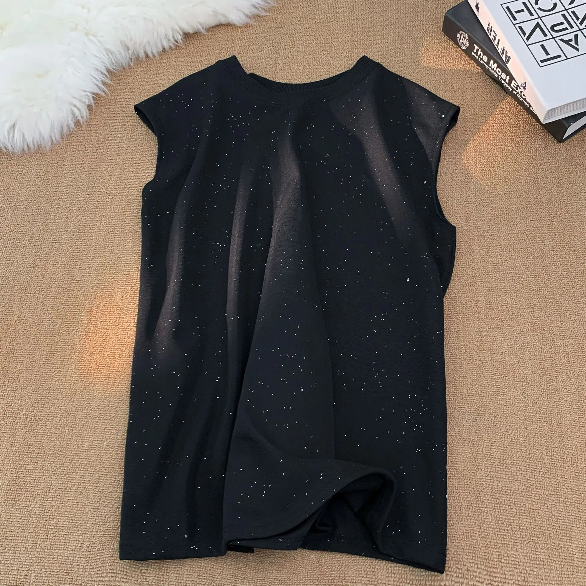 Starry Sky Tank Top T-shirt for Men and Women Summer Thin Sleeveless Shoulder Loose Couple Casual Base Shirt
Starry Sky Tank Top T-shirt for Men and Women Summer Thin Sleeveless Shoulder Loose Couple Casual Base Shirt