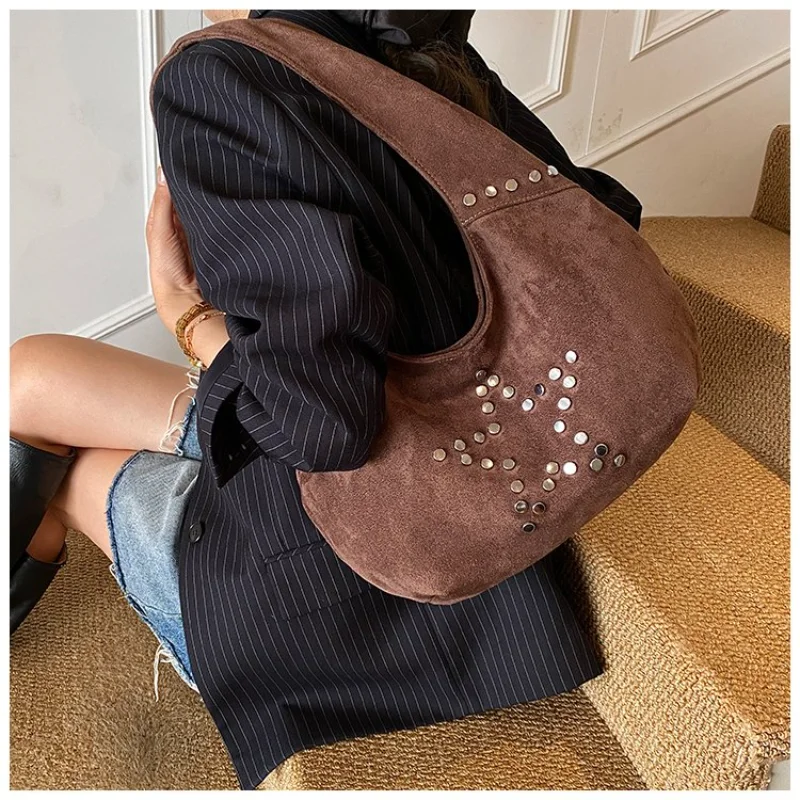 Women's Fashion Suede Hobo Shoulder Bag with Star Studded Detail Casual Office Work Daily Travel Underarm Purse Daily Purse
Women's Fashion Suede Hobo Shoulder Bag with Star Studded Detail Casual Office Work Daily Travel Underarm Purse Daily Purse