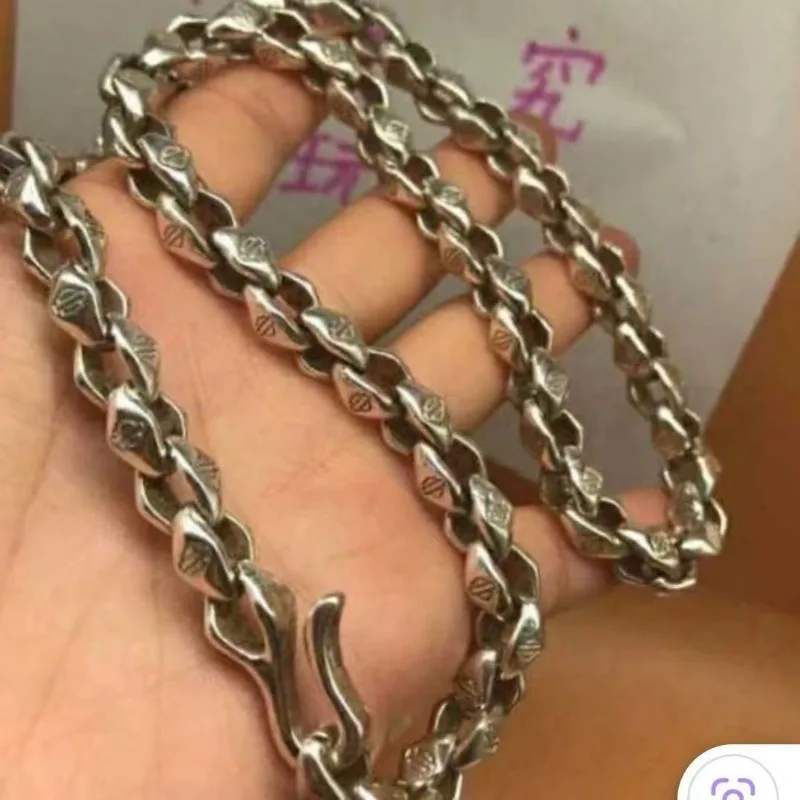 Tibetan Silver Handmade Necklace fashion jewelry Versatile Men and Women Trendy Fashion Personalized Gift
Tibetan Silver Handmade Necklace fashion jewelry Versatile Men and Women Trendy Fashion Personalized Gift