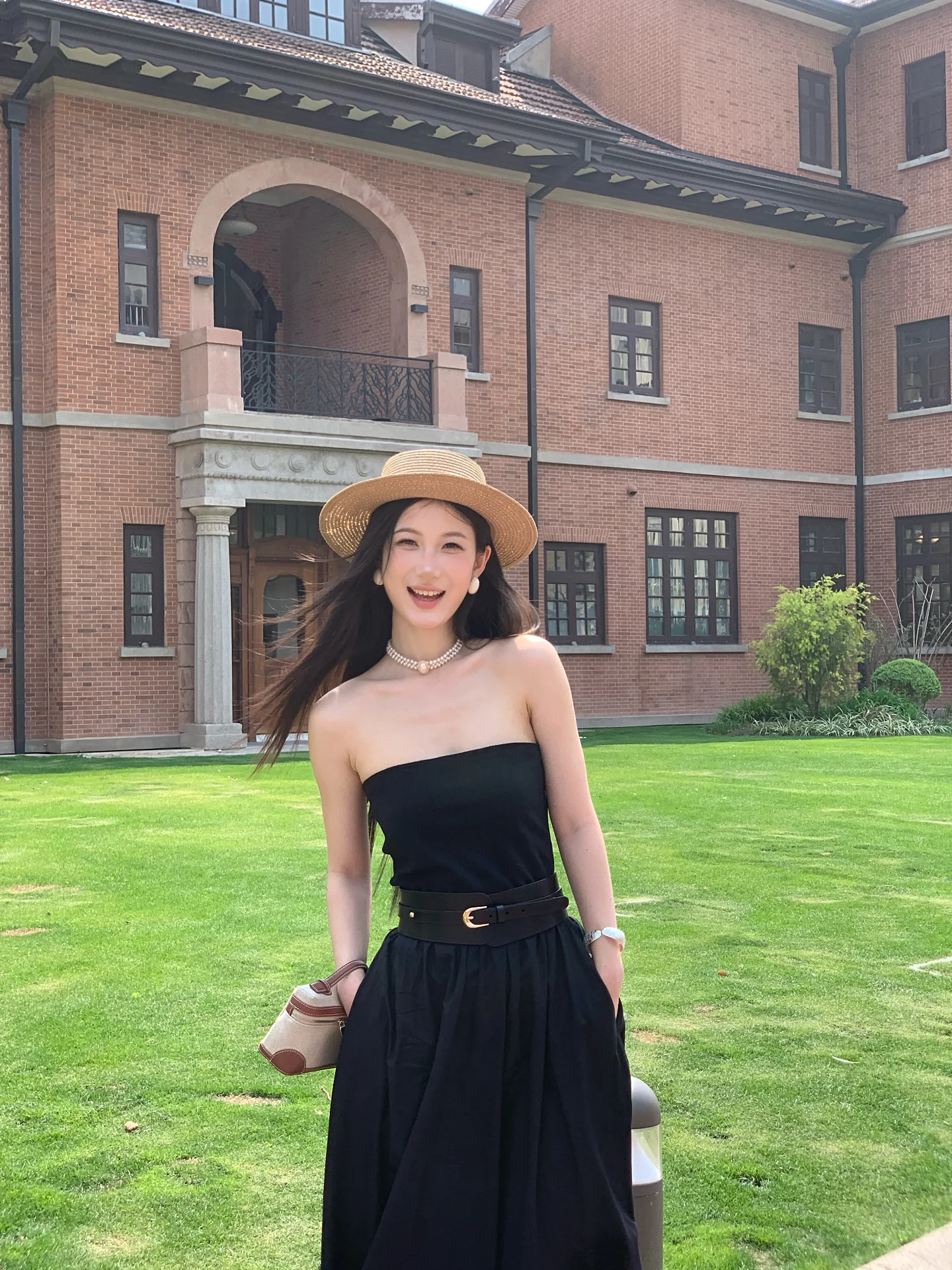 Puff Miss Li Bao Ni High-End Sensation Strapl Dr with Belt Spring Summer New Women's Long Dr Ele Faionable
Puff Miss Li Bao Ni High-End Sensation Strapl Dr with Belt Spring Summer New Women's Long Dr Ele Faionable