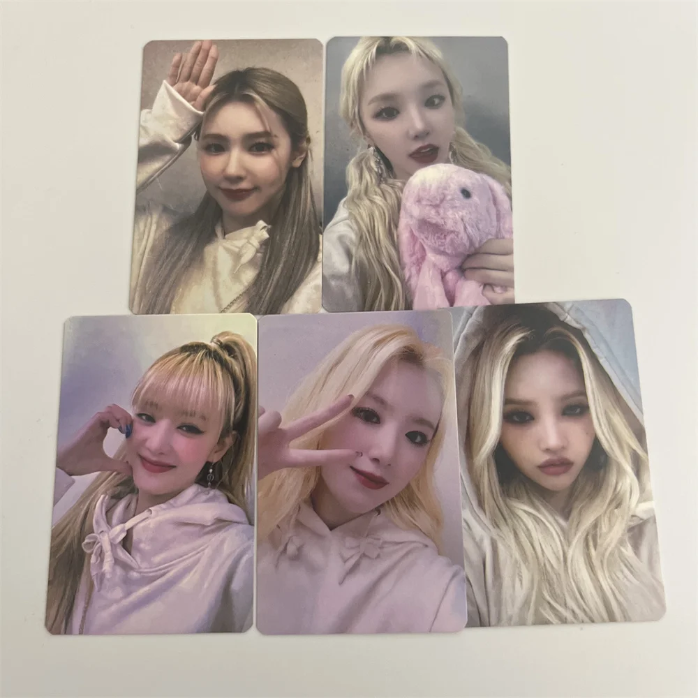 5Pcs Kpop (G)I-DLE Photocard 5TH MINI ALBUM I LOVE Lomo Card Minnie Soye YUQI Double-Side Print Phost Cards For Fans Collection
5Pcs Kpop (G)I-DLE Photocard 5TH MINI ALBUM I LOVE Lomo Card Minnie Soye YUQI Double-Side Print Phost Cards For Fans Collection