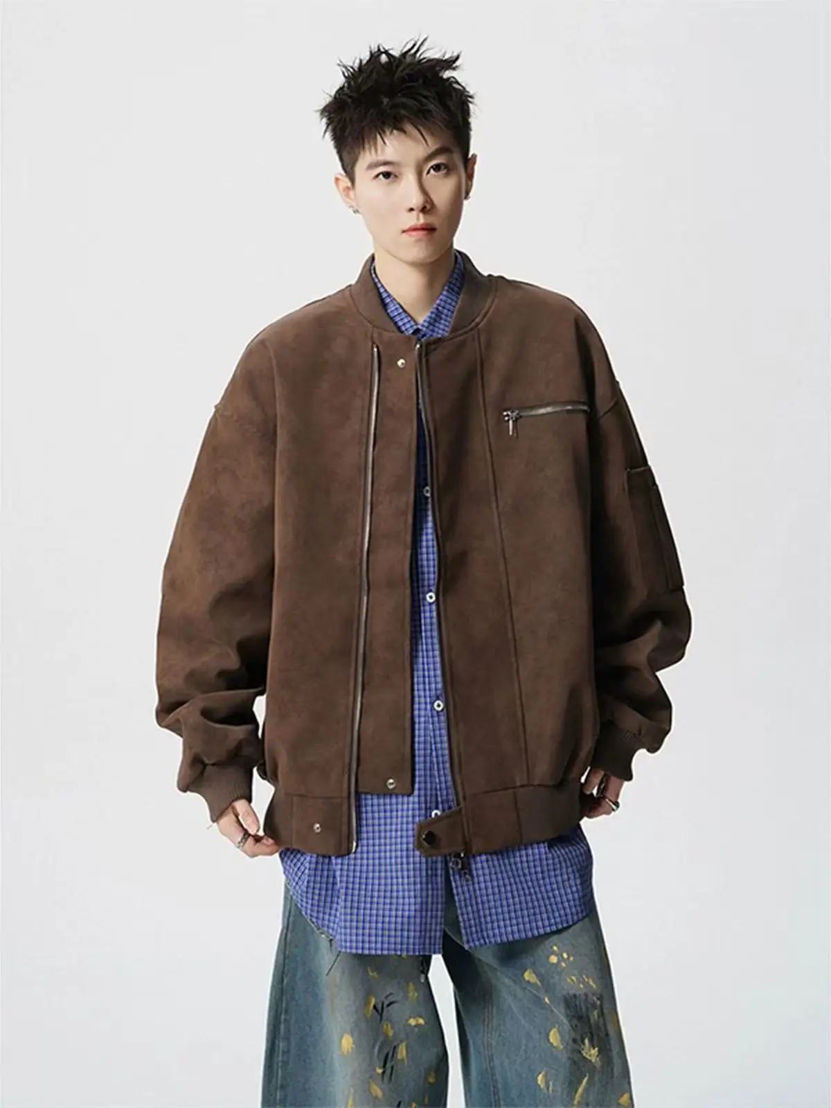 Мужская коричневая кожаная куртка в стиле ретро, весенне-осенняя замшевая летная куртка с воротником-стойкой, ветрозащитная молния, свободная посадка из полиэстера...
Мужская коричневая кожаная куртка в стиле ретро, весенне-осенняя замшевая летная куртка с воротником-стойкой, ветрозащитная молния, свободная посадка из полиэстера...