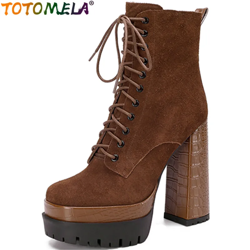 TOTOMELA 2022 New Vintage Spring Autumn Thick High Heels Shoes Cow Suede Platform Women Boots Ankle Zipper Boots
TOTOMELA 2022 New Vintage Spring Autumn Thick High Heels Shoes Cow Suede Platform Women Boots Ankle Zipper Boots