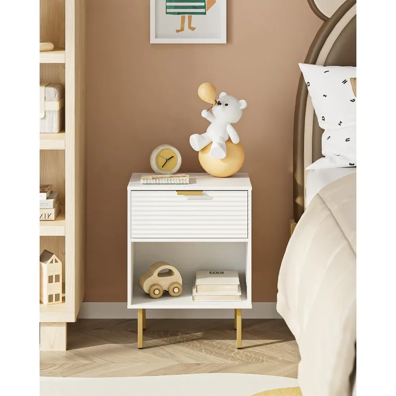 Small Bedside Table with Gold Frame,White Night Stand,Bedside Furniture,Side Table with Drawer and Shelf for Bedroom
Small Bedside Table with Gold Frame,White Night Stand,Bedside Furniture,Side Table with Drawer and Shelf for Bedroom