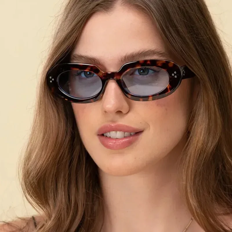 2025 Oval Small Frame Women Fashion Sunglasses Rice Nail Sun Shades UV400 Retro Punk Rivets Men Sun Glasses for Girls
2025 Oval Small Frame Women Fashion Sunglasses Rice Nail Sun Shades UV400 Retro Punk Rivets Men Sun Glasses for Girls