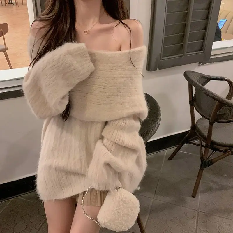 Elegant Off-shoulder Knitwear New Year Outerwear Y2k Clothing Autumn Spring Design Sexy Knitted Pullover Korean Popular Cloth
Elegant Off-shoulder Knitwear New Year Outerwear Y2k Clothing Autumn Spring Design Sexy Knitted Pullover Korean Popular Cloth
