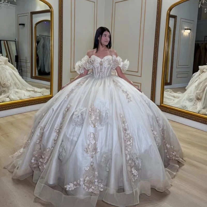 Светлое платье Quinceanera цвета шампанского с открытыми плечами, кружевное платье с кристаллами и 3D цветком, длинный хвост с бантом, платья de 15, Quinceanera Настроить
Светлое платье Quinceanera цвета шампанского с открытыми плечами, кружевное платье с кристаллами и 3D цветком, длинный хвост с бантом, платья de 15, Quinceanera Настроить