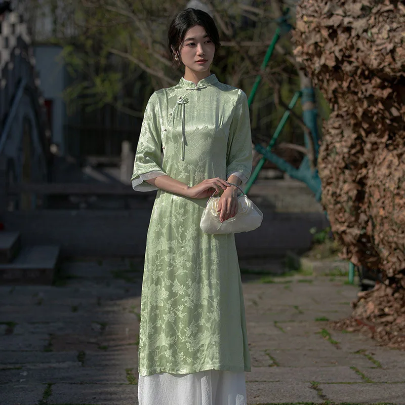 Элегантное высококачественное элегантное платье Cheongsam в китайском стиле, женское весенне-летнее платье, темпераментное длинное платье с высоким разрезом на талии
Элегантное высококачественное элегантное платье Cheongsam в китайском стиле, женское весенне-летнее платье, темпераментное длинное платье с высоким разрезом на талии