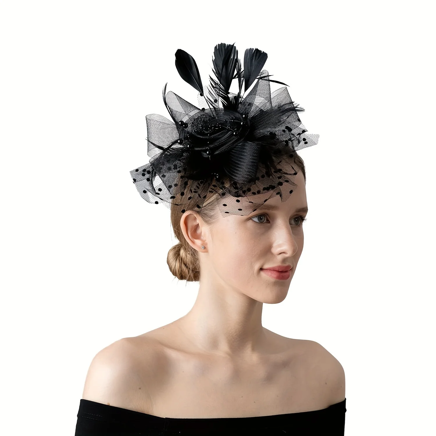 One elegant flower veil netting feather headpiece for women, suitable for role-playing as a bride for a wedding.
One elegant flower veil netting feather headpiece for women, suitable for role-playing as a bride for a wedding.
