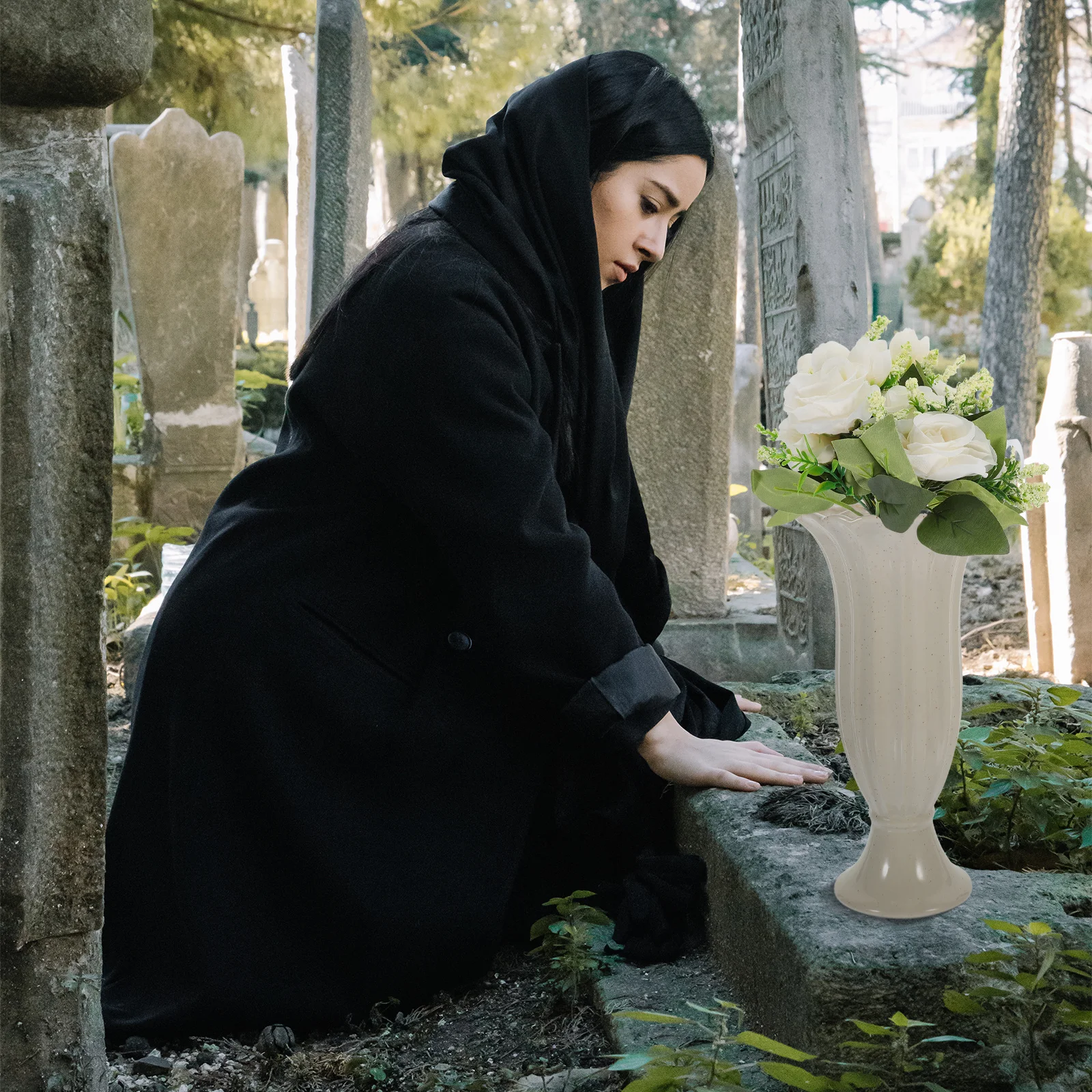 Exquisite Ceramic Grave Flower Holder Upright Memorial Vase for Lawn Events Indoor Outdoor Flower Arrangement Display
Exquisite Ceramic Grave Flower Holder Upright Memorial Vase for Lawn Events Indoor Outdoor Flower Arrangement Display