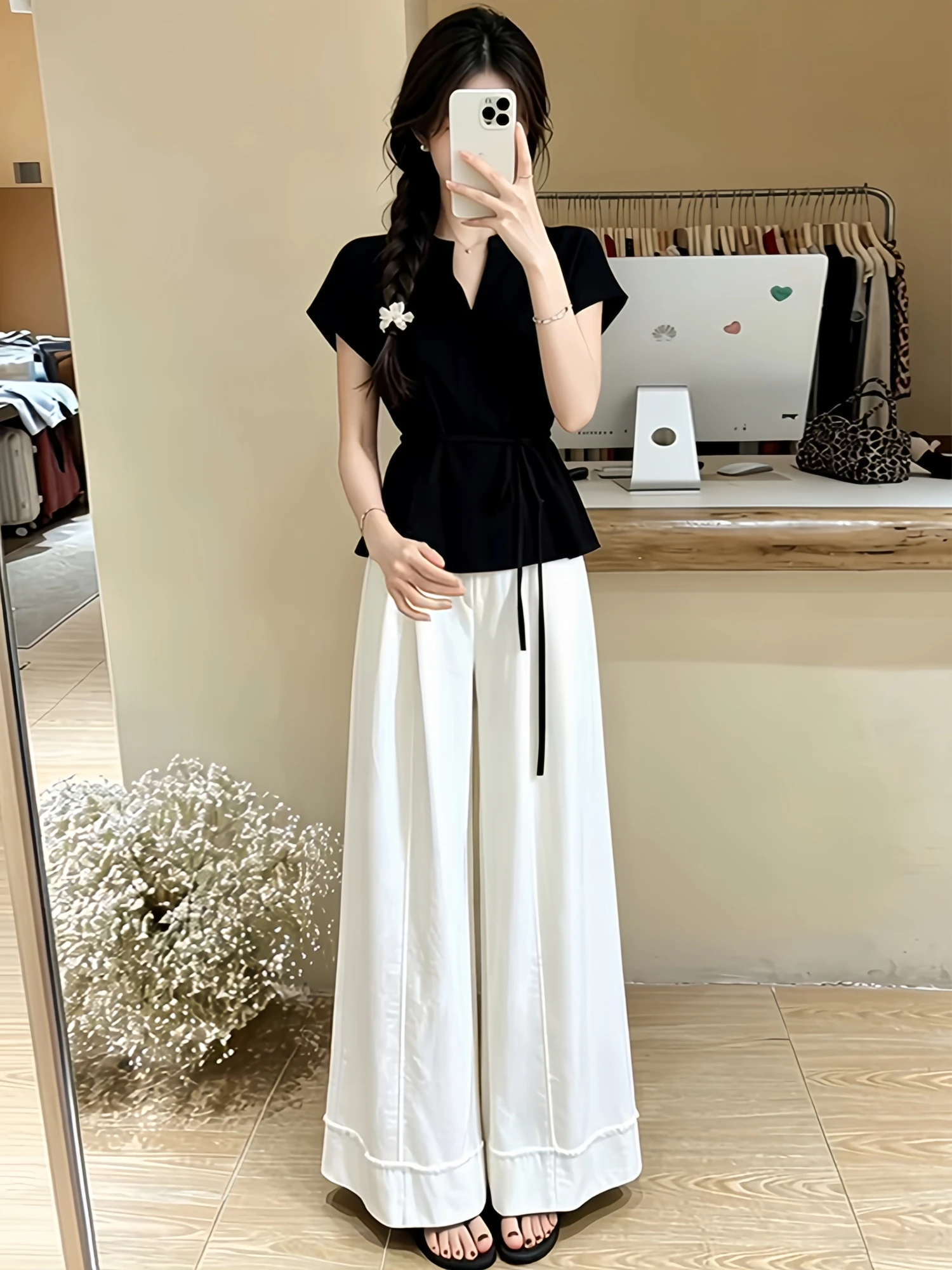 Korean Style Women's Summer Short Sleeve T-Shirt Top Wide Leg Pants Two Piece Set Comfortable Casual Loose Fit High Waist
Korean Style Women's Summer Short Sleeve T-Shirt Top Wide Leg Pants Two Piece Set Comfortable Casual Loose Fit High Waist