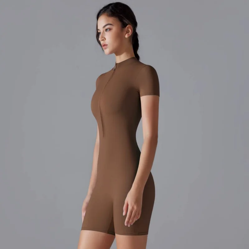 Сексуальный комбинезон с молнией спереди для йоги и фитнеса, женский базовый слой, цельный костюм с высокой талией, короткие штаны из полиэфирного волокна
Сексуальный комбинезон с молнией спереди для йоги и фитнеса, женский базовый слой, цельный костюм с высокой талией, короткие штаны из полиэфирного волокна