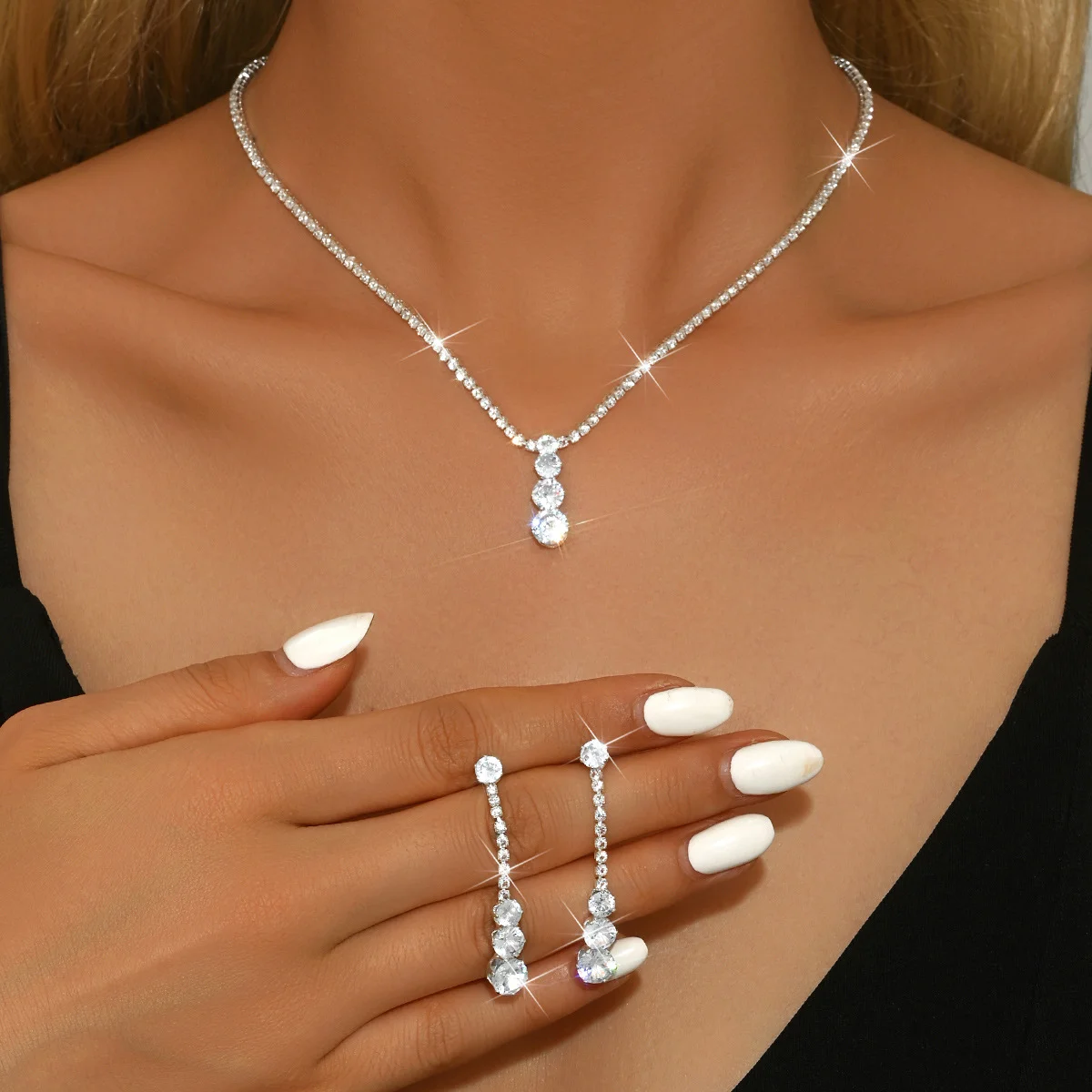 New minimalist water-drop necklace and earrings set - diamond and zirconia jewelry for formal wear accessories
New minimalist water-drop necklace and earrings set - diamond and zirconia jewelry for formal wear accessories