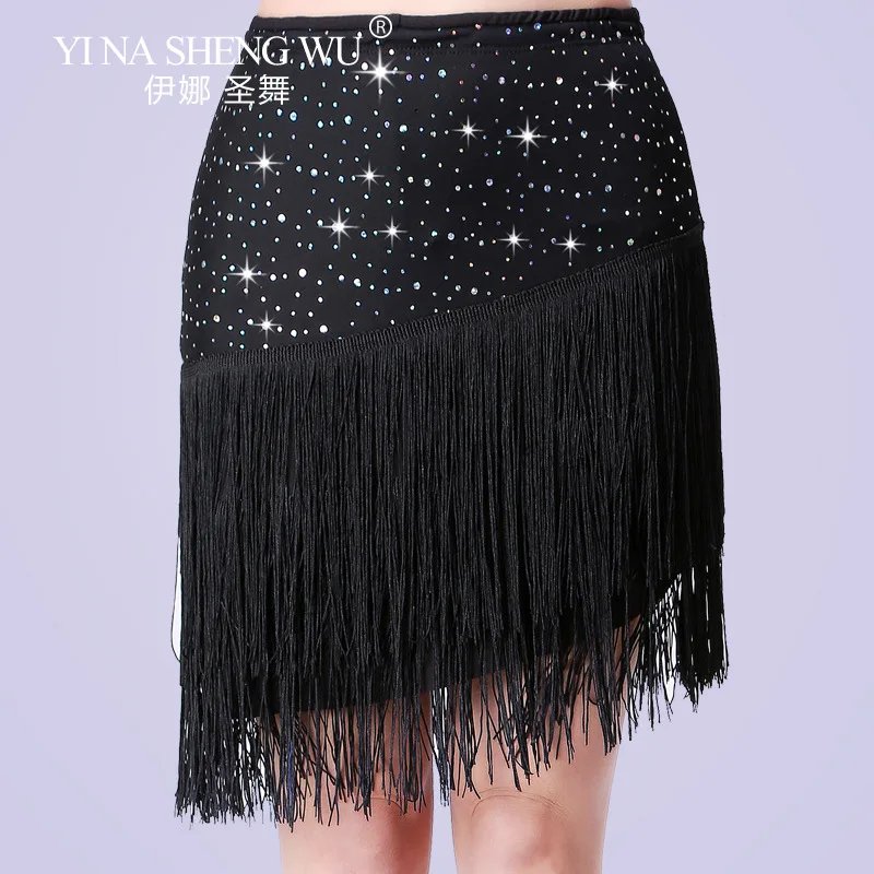 Юбка для латинских танцев для взрослых, сексуальный черный, красный, молочный шелк, летний костюм с кисточками и блестками, костюм для выступлений, женский костюм для квадратного танца
Юбка для латинских танцев для взрослых, сексуальный черный, красный, молочный шелк, летний костюм с кисточками и блестками, костюм для выступлений, женский костюм для квадратного танца