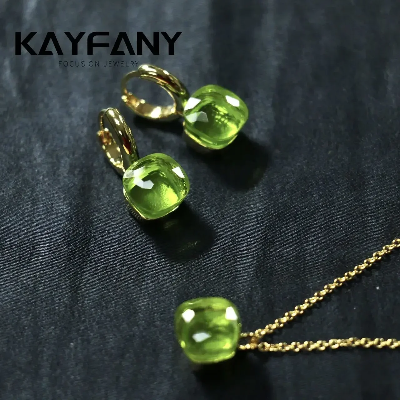 4Pcs/Set 10.6mm Classic Nudo Jewelry Women Crystal Forest Green Candy Plated Gold Water Drop Earrings Party Holidays Gift Rings
4Pcs/Set 10.6mm Classic Nudo Jewelry Women Crystal Forest Green Candy Plated Gold Water Drop Earrings Party Holidays Gift Rings