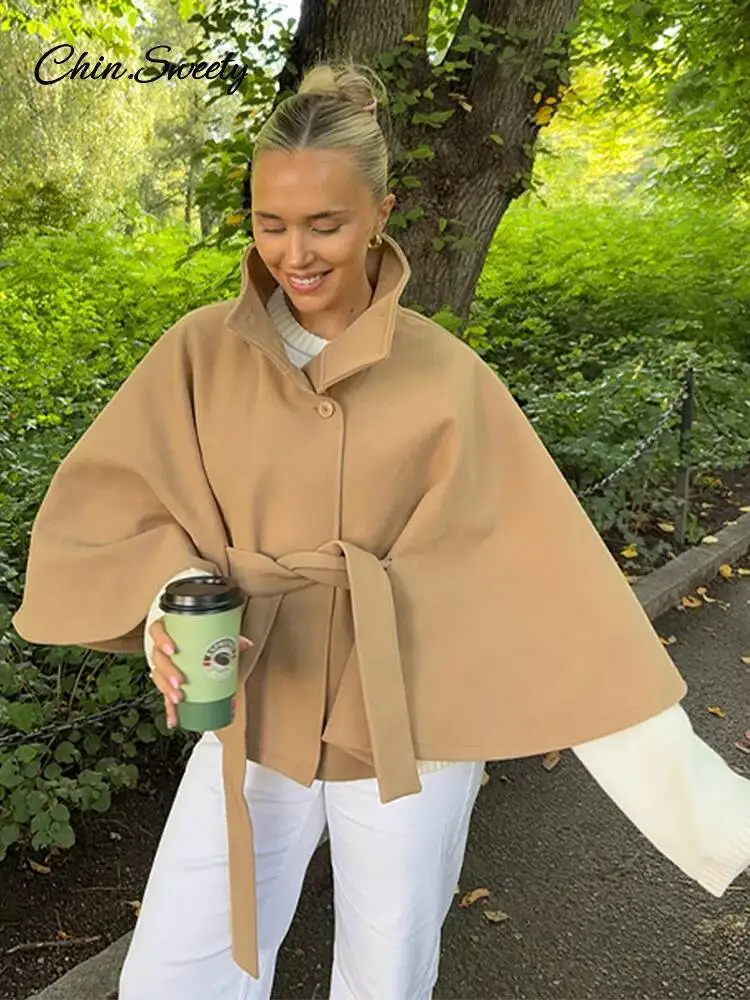 Fashion Women's Lace Up Woolen Cape Coats Loose Stand Collar Batwing Sleeve Button Black Gray Jackets 2025 Autumn Streetwear
Fashion Women's Lace Up Woolen Cape Coats Loose Stand Collar Batwing Sleeve Button Black Gray Jackets 2025 Autumn Streetwear