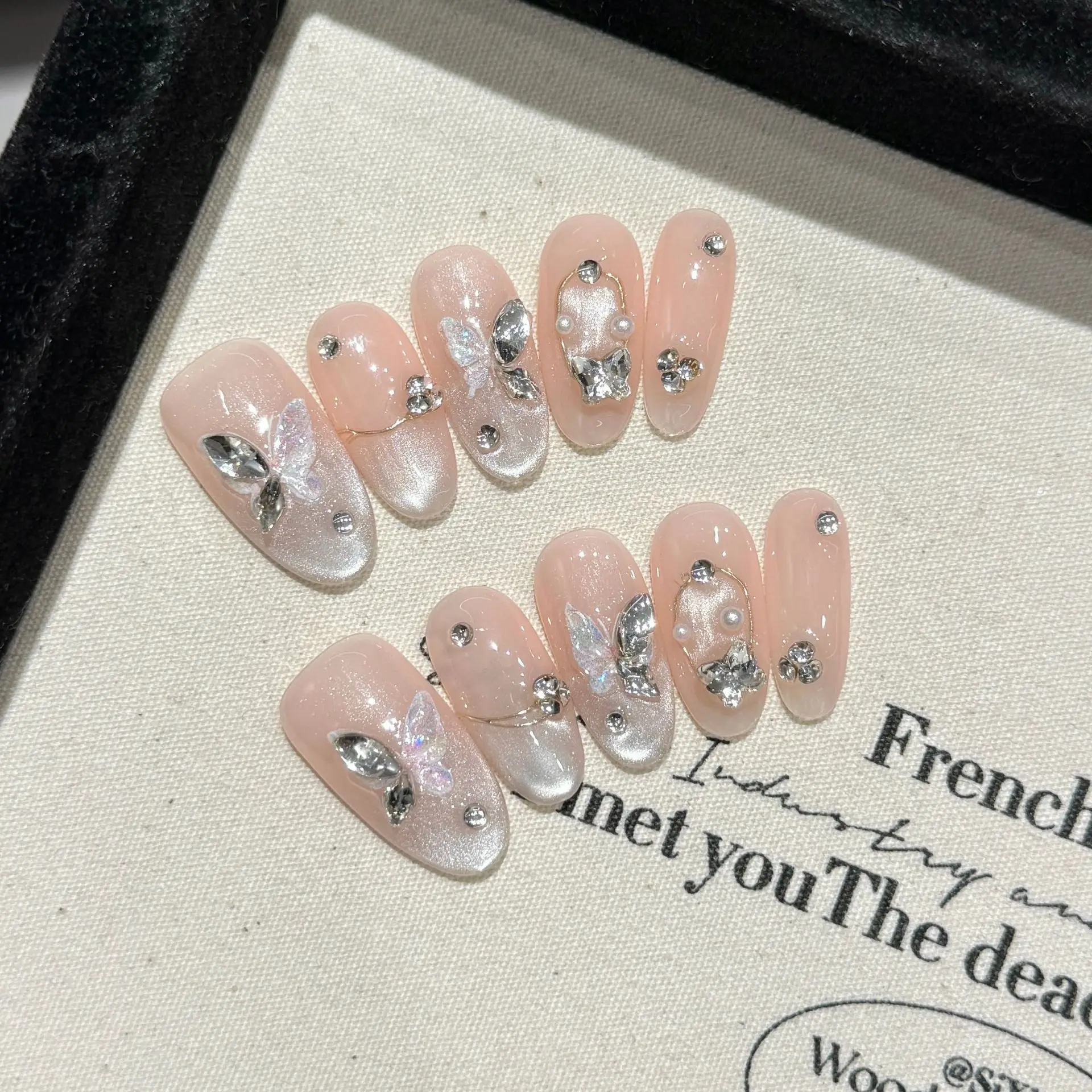 10 PCS Luxury Handmade Press on Nails Middle Oval Butterfly cat's eye Design with 3-PIECE Tool Adhesive Nail Glue Tabs
10 PCS Luxury Handmade Press on Nails Middle Oval Butterfly cat's eye Design with 3-PIECE Tool Adhesive Nail Glue Tabs