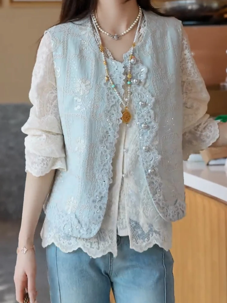 New Chinese style fashion set women in spring lace long sleeved shirts and embroidered sleeveless vests Two piece set
New Chinese style fashion set women in spring lace long sleeved shirts and embroidered sleeveless vests Two piece set